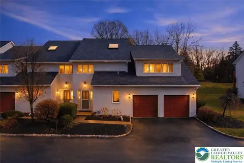 9 Aspen Ct, Forks Twp, PA 18040