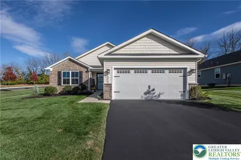 4214 Mimosa Ln, Whitehall Twp, PA 18052