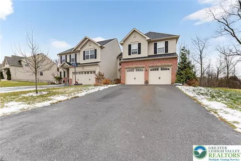 4466 Stole Rd, Emmaus, PA 18049