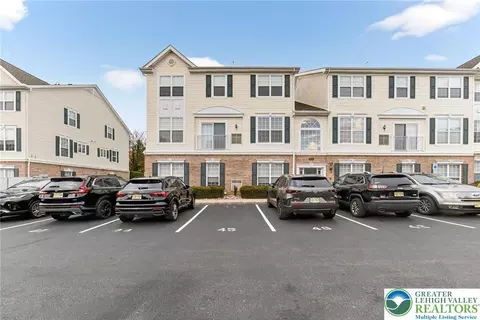 344 Shannon Ct, Lopatcong, NJ 08865