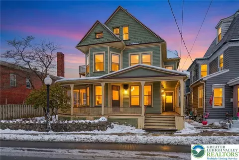 28 1st St, Bangor, PA 18013