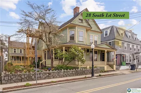 28 1st St, Bangor, PA 18013