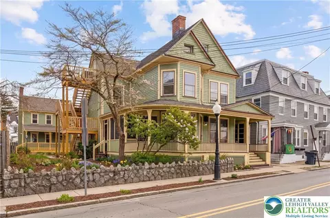 28 1st St, Bangor, PA 18013