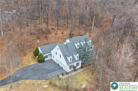 3475 Honeysuckle Rd, Bethlehem, PA 18015