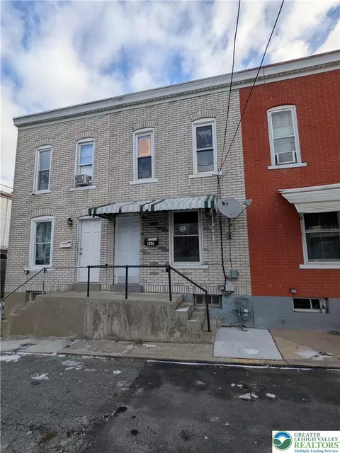 917 N College St, Allentown, PA 18102