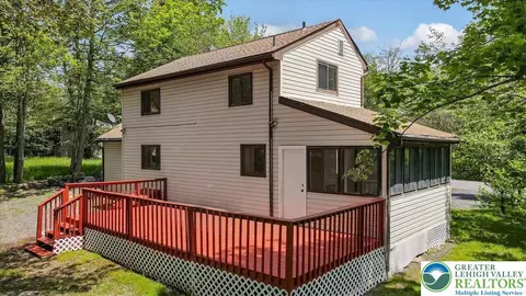 7198 Rimrock Dr, Coolbaugh Twp, PA 18466