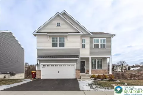 307 Knollwood Dr, Forks Twp, PA 18040