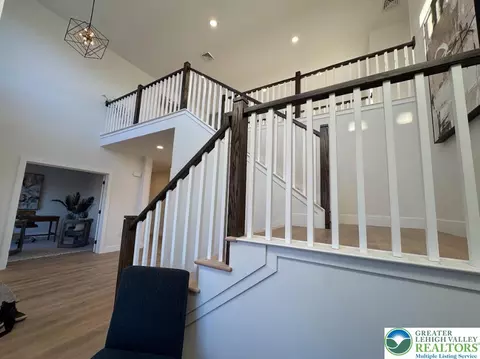 Entry Way - 3102 Moyer Rd, Hellertown, PA 18055 photo 1 of 4