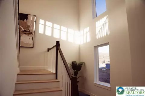 Entry Way - 3102 Moyer Rd, Hellertown, PA 18055 photo 2 of 4