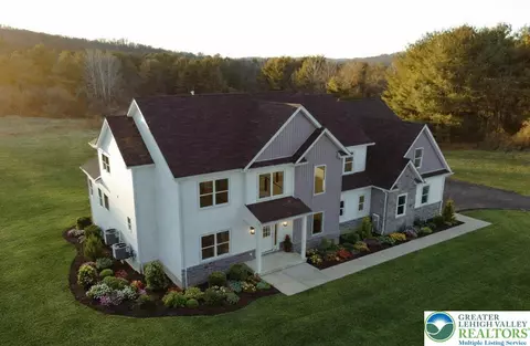 3102 Moyer Rd, Hellertown, PA 18055