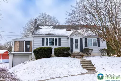 664 Locke Heights Rd, Roseto, PA 18013