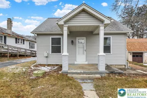 5145 Spruce Rd, Emmaus, PA 18049