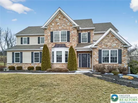 1455 Saratoga Cir, Breinigsville, PA 18031