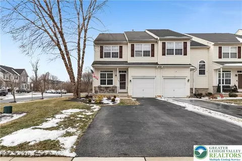 1092 King Way, Breinigsville, PA 18031