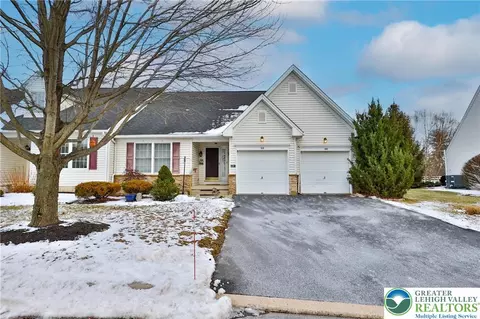1211 Briarwood Ln, Forks Twp, PA 18040