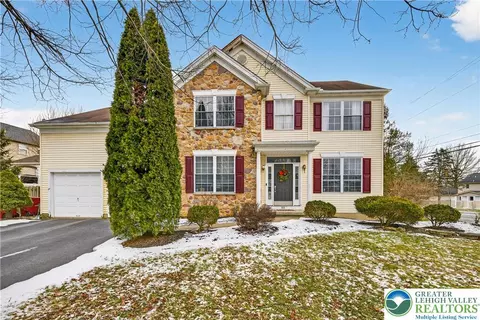 585 Adams St, Forks Twp, PA 18040
