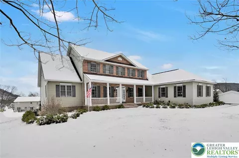 4 Jackson Rd, Pottsville, PA 17901
