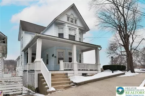 225 S 3rd St, Bangor, PA 18013