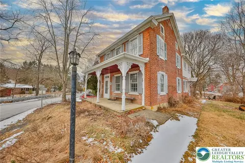 1333 Spring Valley Rd, Bethlehem, PA 18015
