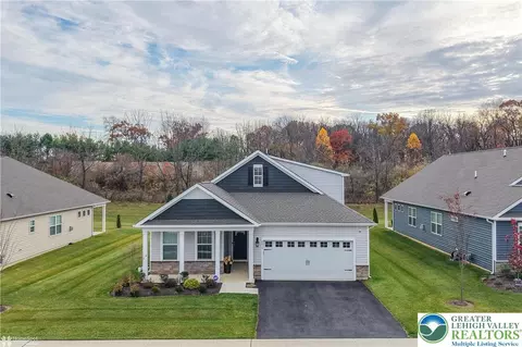 8012 Century Blvd, Alburtis, PA 18011