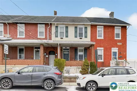 1127 Oak St, Coplay, PA 18037