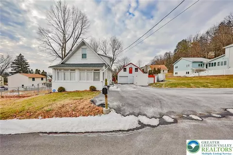 1138 Loxley Ln, Allentown, PA 18103