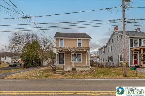3950 Main Rd W, Emmaus, PA 18049