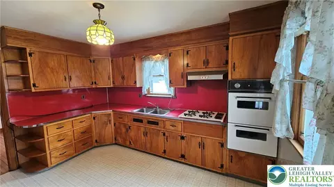 Kitchen - 325 E Walnut St, Hellertown, PA 18055 photo 1 of 9