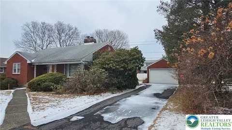 Exterior - 325 E Walnut St, Hellertown, PA 18055 photo 3 of 13