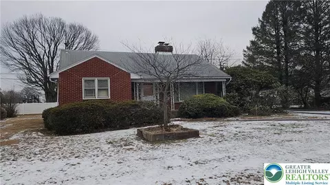 Exterior - 325 E Walnut St, Hellertown, PA 18055 photo 9 of 13