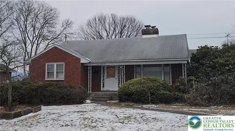 325 E Walnut St, Hellertown, PA 18055