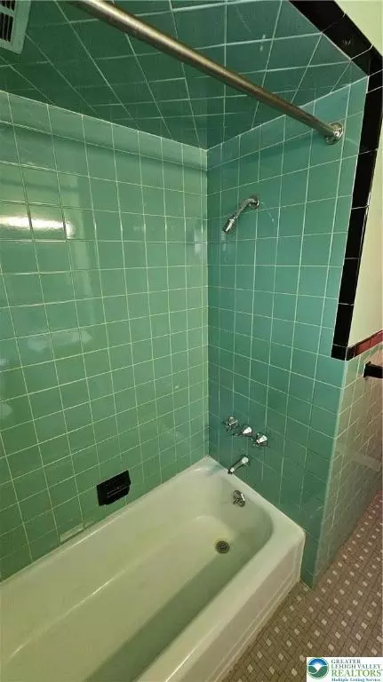 Bath - 325 E Walnut St, Hellertown, PA 18055 photo 2 of 6