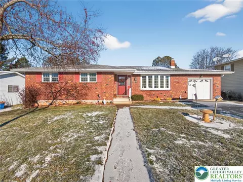 481 Forrest Ave, Freemansburg, PA 18017