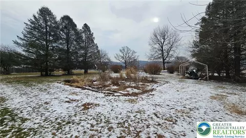 325 E Walnut St, Hellertown, PA 18055 photo 12