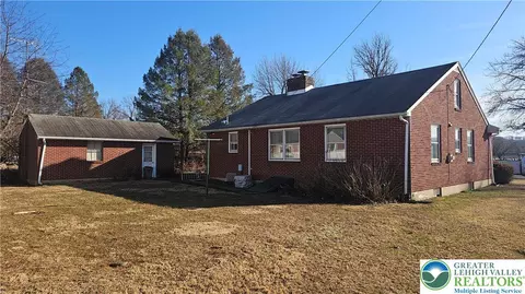 325 E Walnut St, Hellertown, PA 18055 photo 59