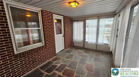 325 E Walnut St, Hellertown, PA 18055 photo 48