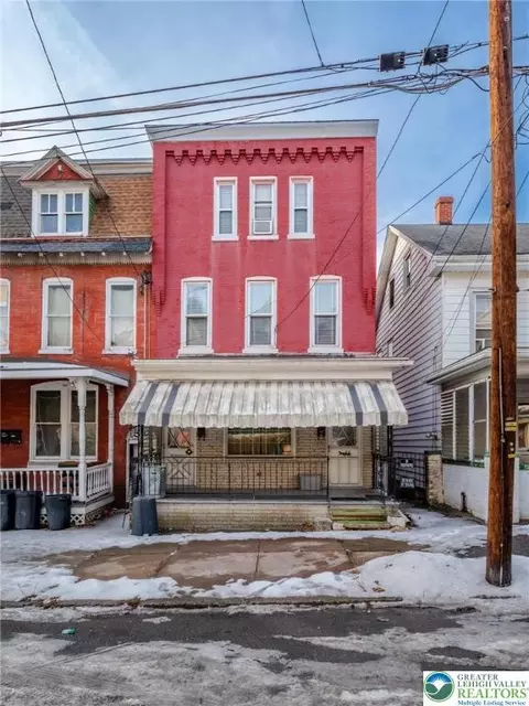 28 N Greenwood St, Tamaqua, PA 18252