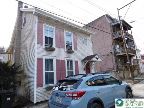 238 W Rowe St, Tamaqua, PA 18252