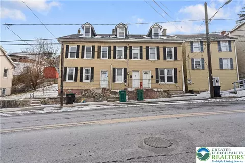 911 Wyandotte St, Bethlehem, PA 18015