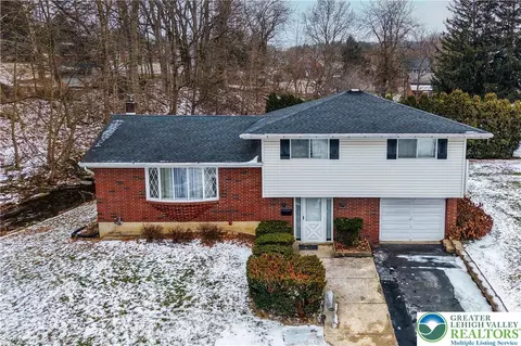 209 N Fairview St, Nazareth, PA 18064