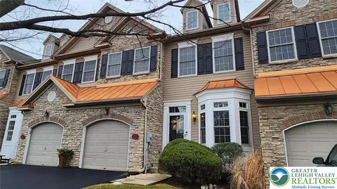 3 Kings Ave, Palmer Township, PA 18045