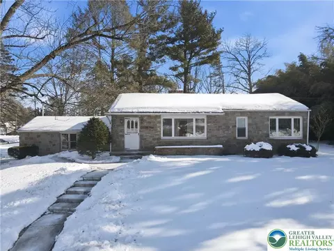 4070 W Hopewell Rd, Center Valley, PA 18034
