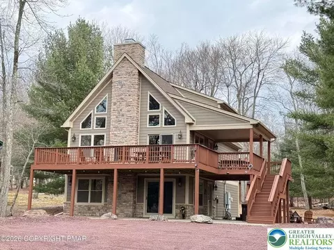 136 Pineknoll Dr, Lake Harmony, PA 18624