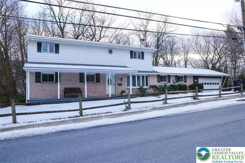 40 Lafayette Ave, Palmerton, PA 18071