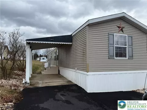 15 Chestnut Ridge Cir, Kunkletown, PA 18058