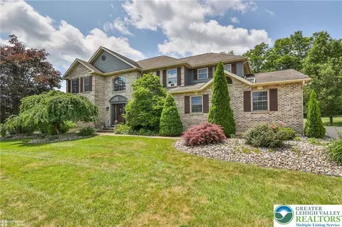 1147 Jacobsburg Rd, Wind Gap, PA 18091