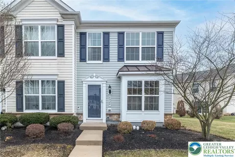 8428 Saylor Ct, Breinigsville, PA 18031