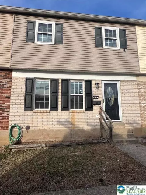 815 Fernhill Ln, Fullerton, PA 18052