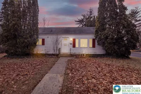 2252 W Livingston St, Allentown, PA 18104