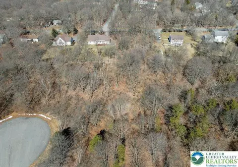 43 Sumner Ct, Penn Forest Twp, PA 18210